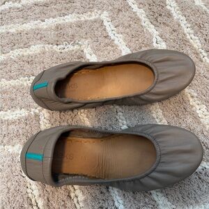 Tieks Taupe leather Flats women’s size 10